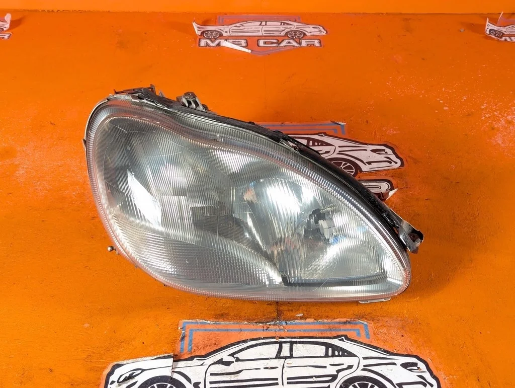 Фара правая Mercedes-Benz