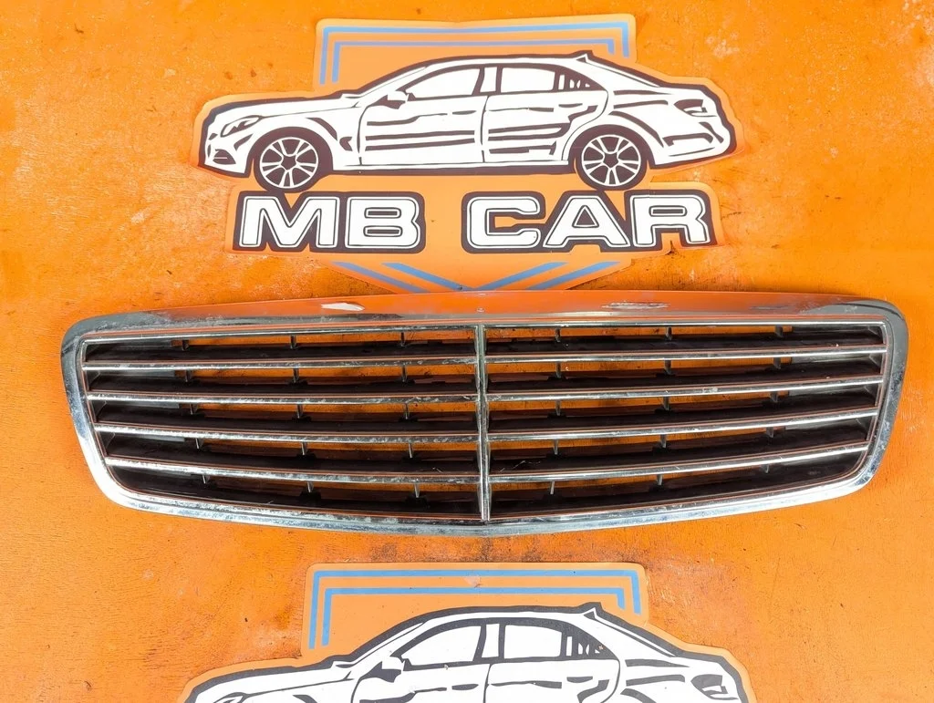 Решетка радиатора Mercedes-Benz