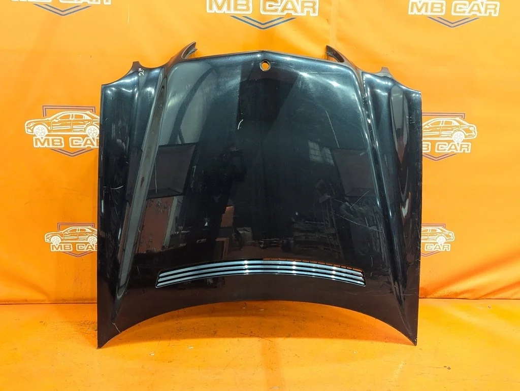 Капот Mercedes-Benz