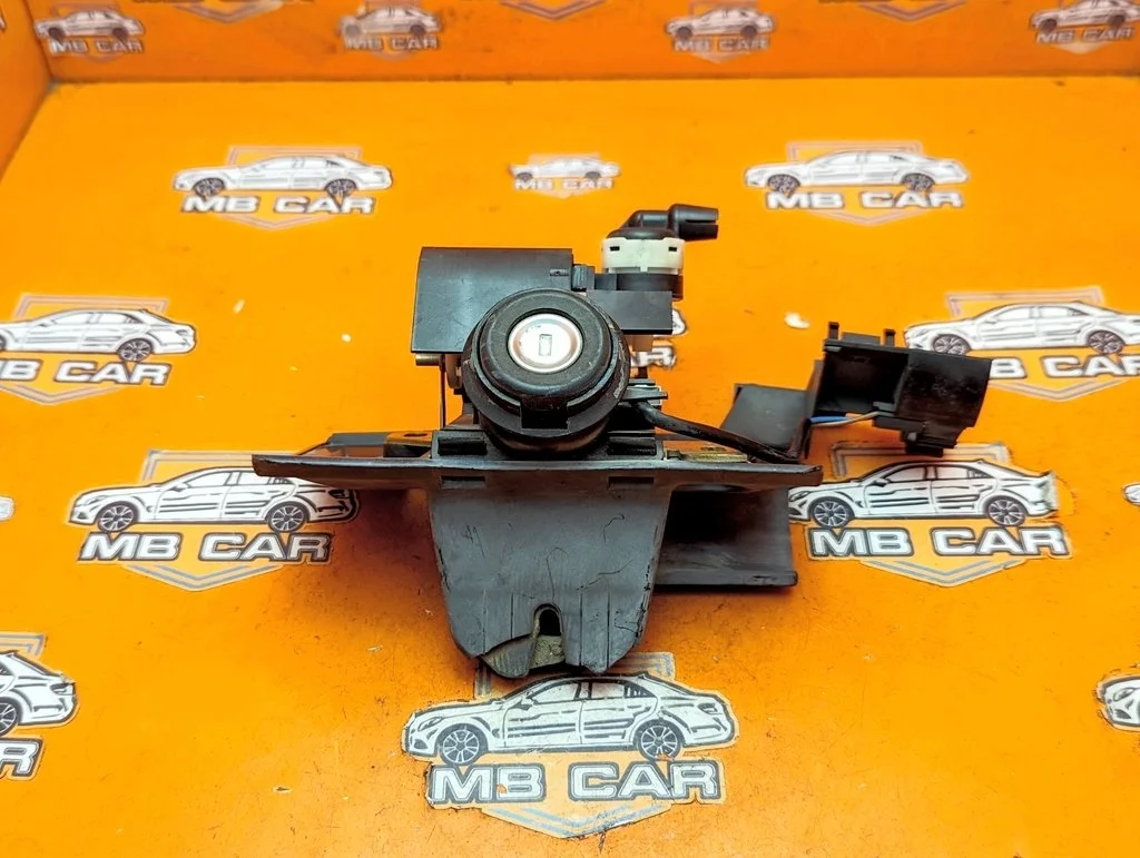 Замок багажника Mercedes-Benz