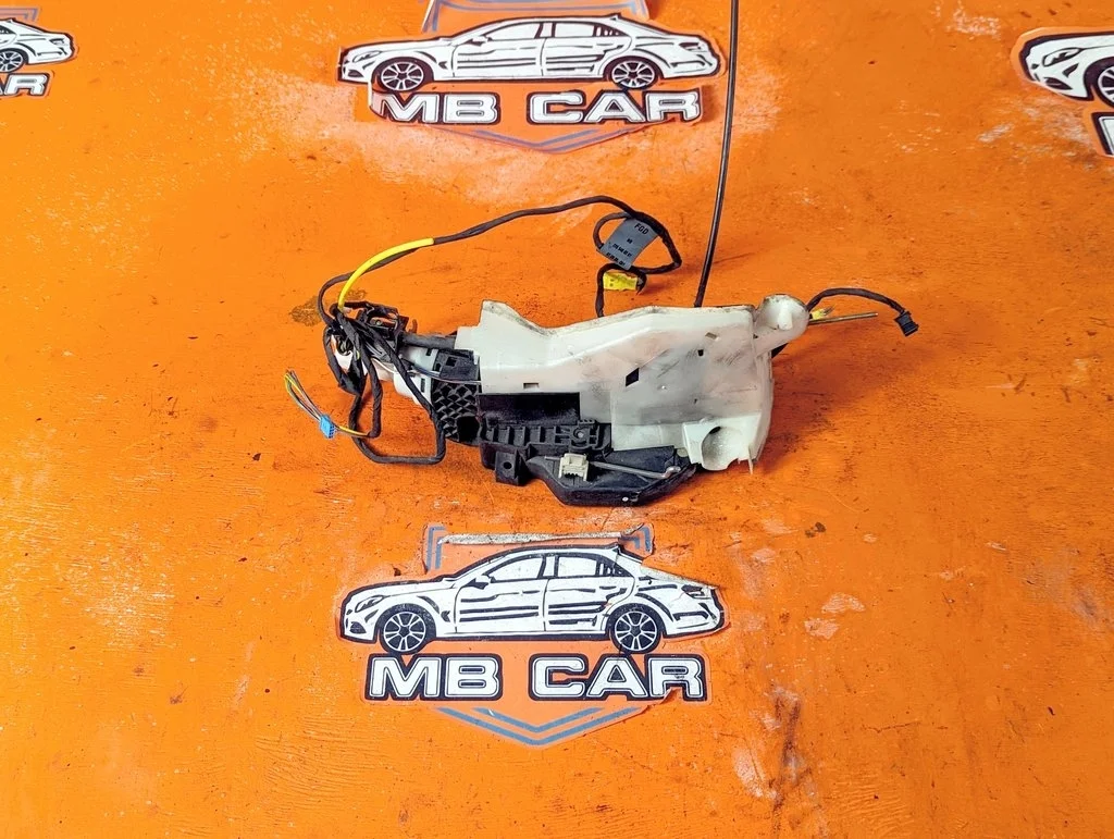 Замок двери передней левой Mercedes-Benz