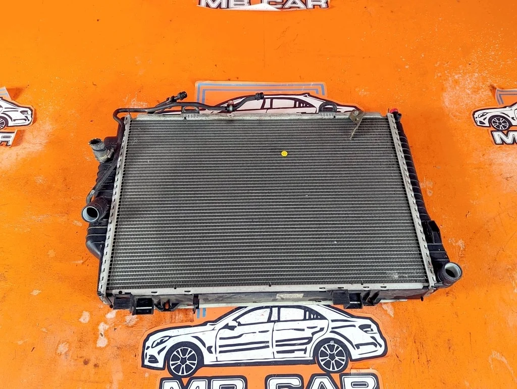 Радиатор Mercedes-Benz