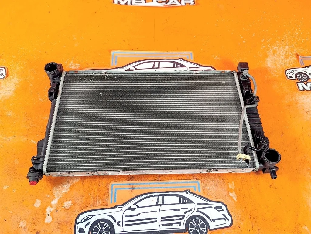 Радиатор Mercedes-Benz