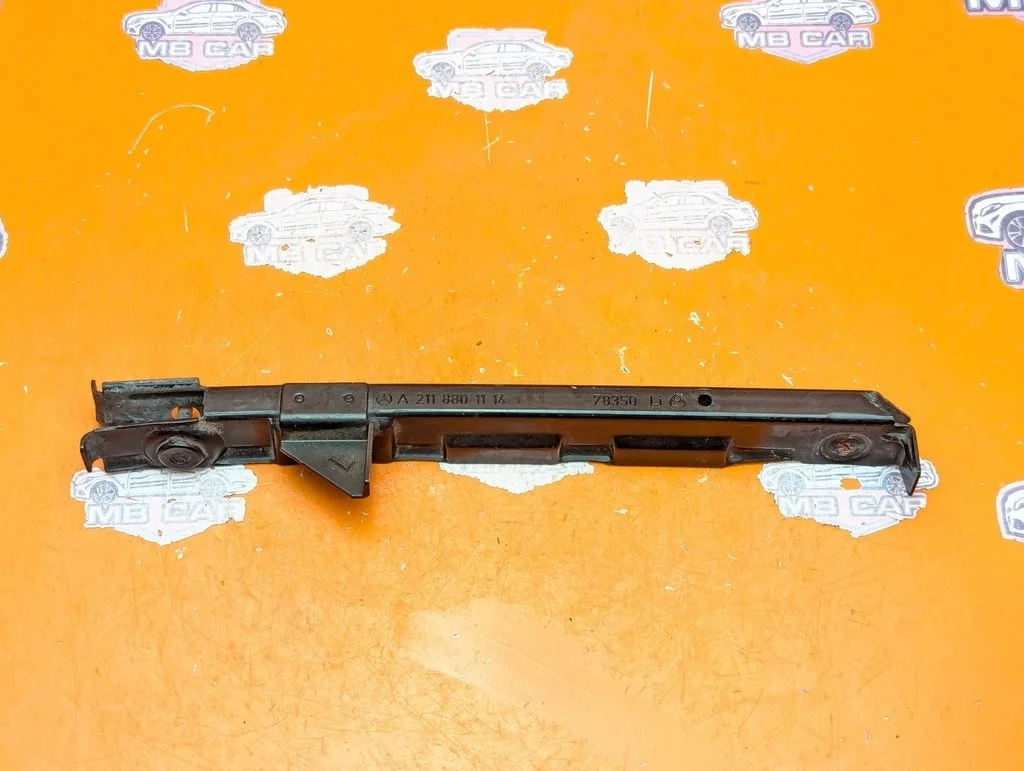 Кронштейн крепления бампера Mercedes-Benz