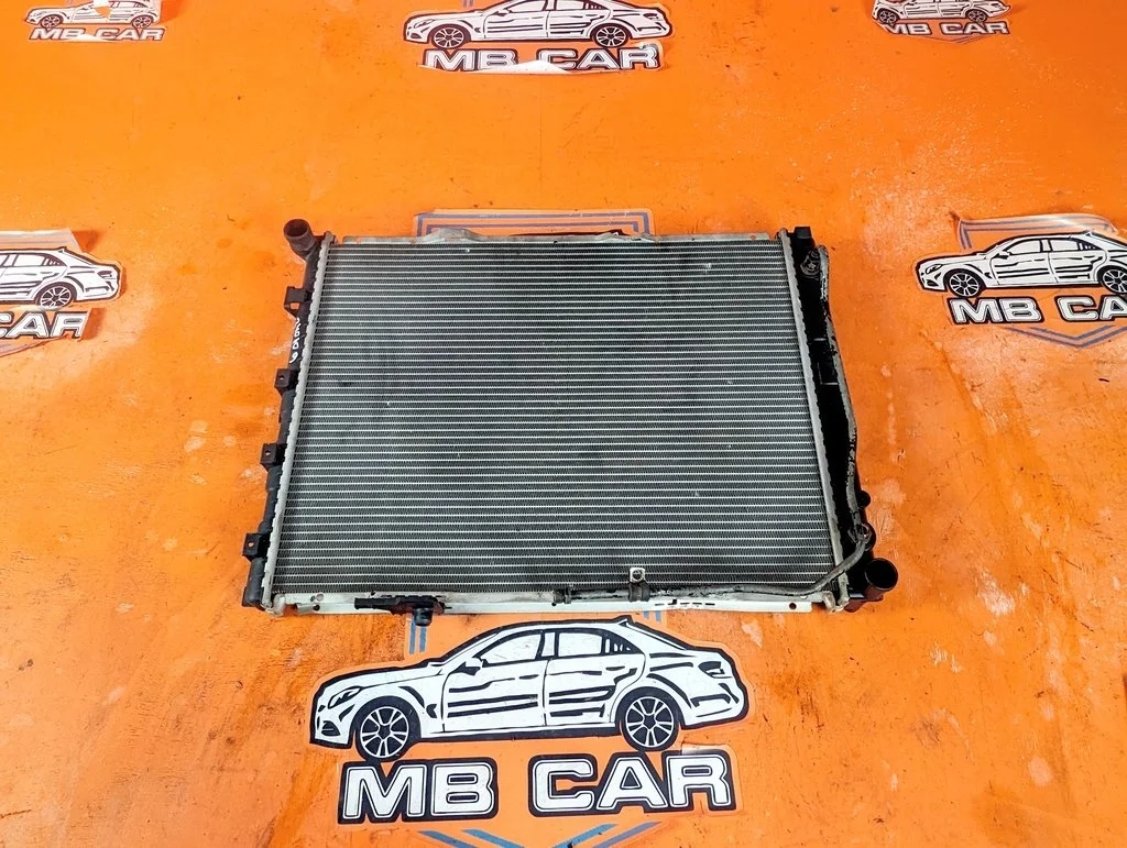 Радиатор Mercedes-Benz