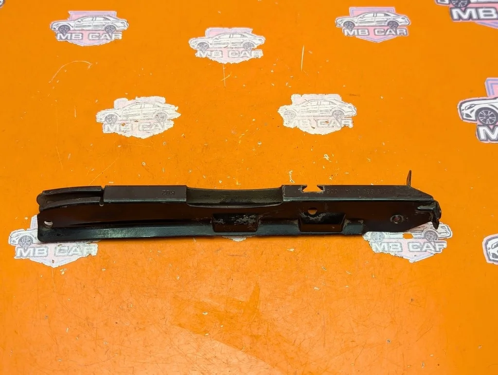Кронштейн крепления бампера Mercedes-Benz