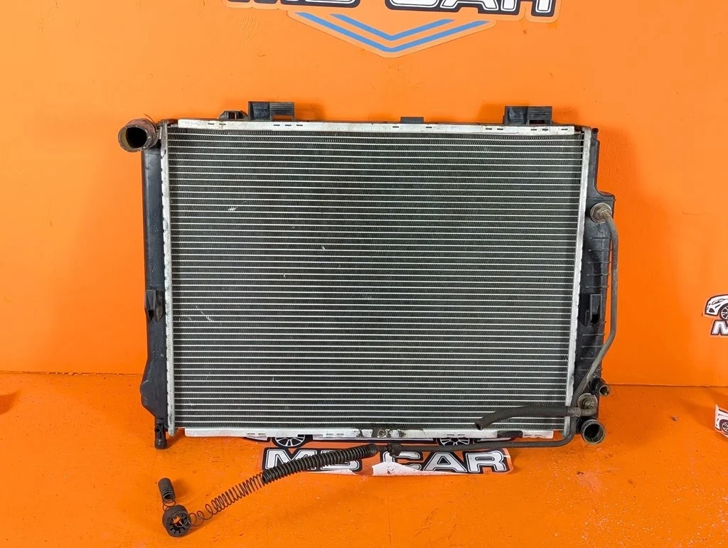 Радиатор Mercedes-Benz