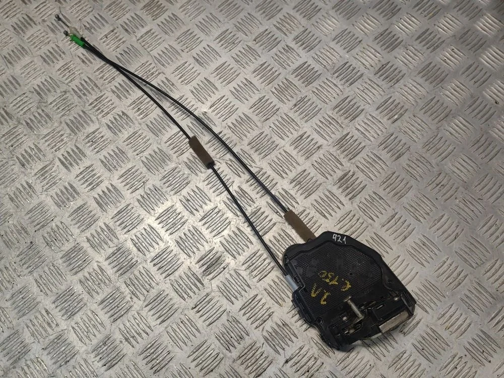 Замок двери задней левой Toyota Corolla E150