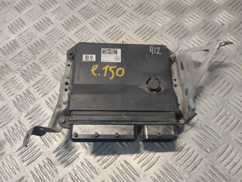 Блок управления двигателем Toyota Corolla 150