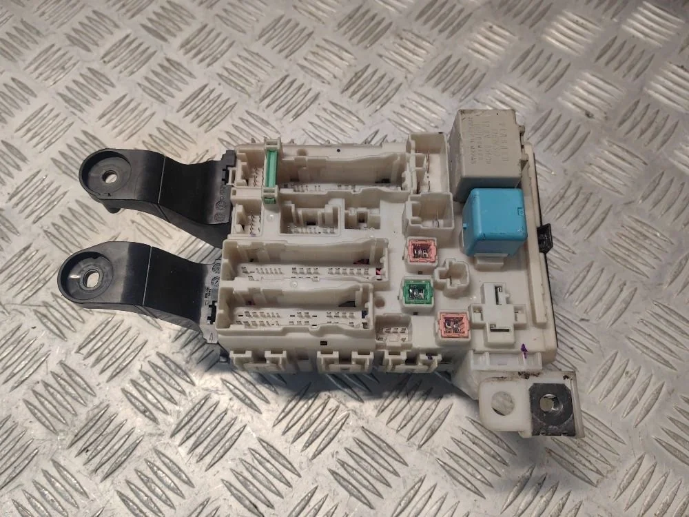 Блок предохранителей Toyota Corolla X