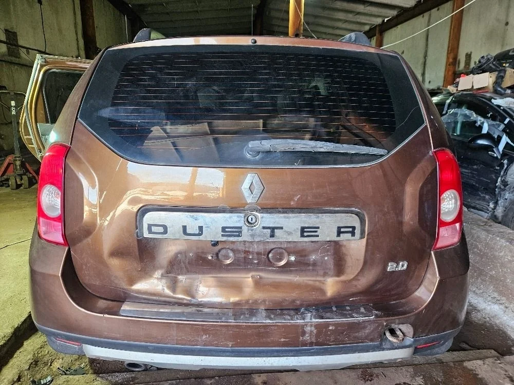 Крышка двигателя на Renault Duster 1