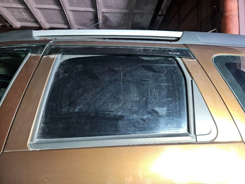 Стекло двери задней левой на Renault Duster 1