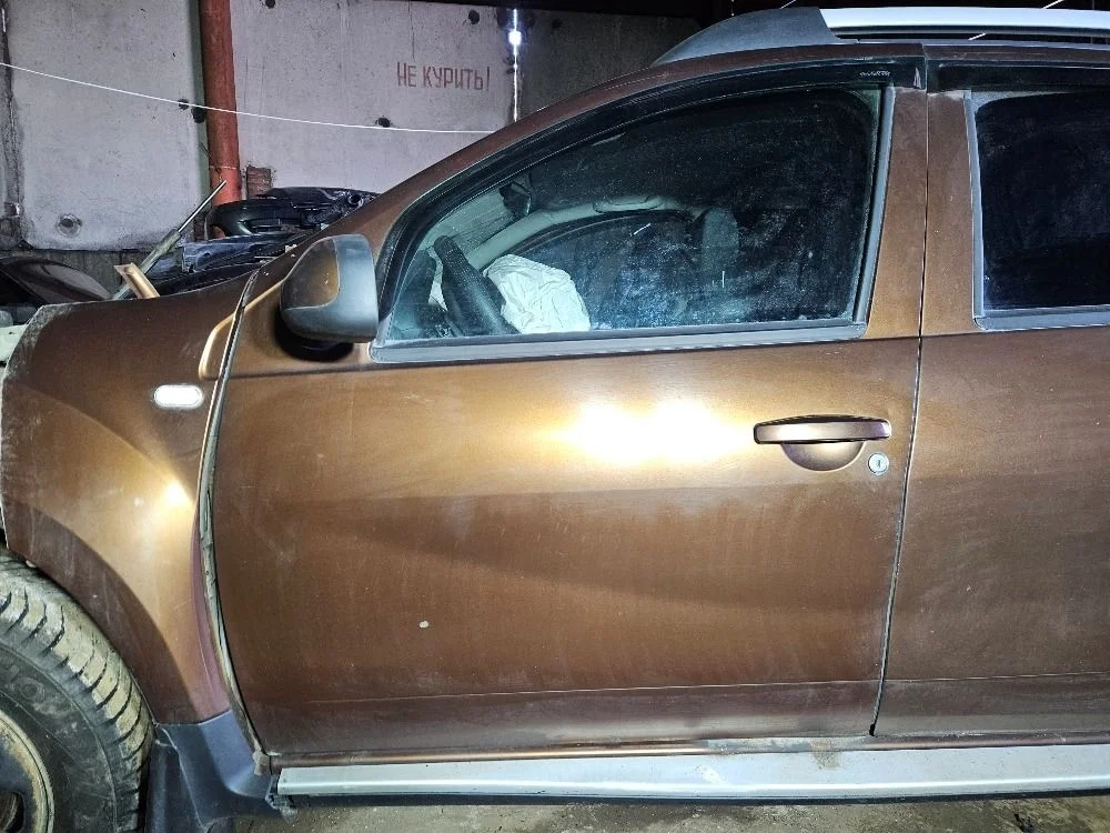 Дверь передняя левая на Renault Duster 1