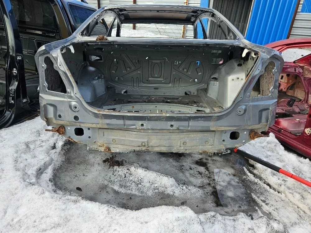 Панель задка на Mercedes W211 седан