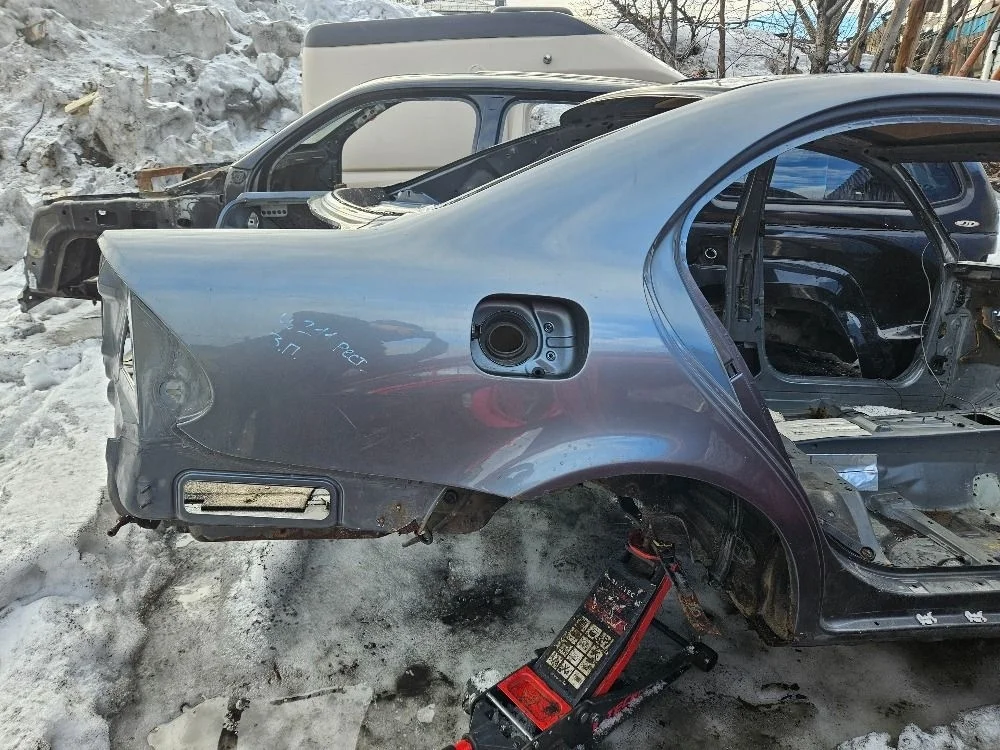 Крыло заднее правое на Mercedes W211 седан