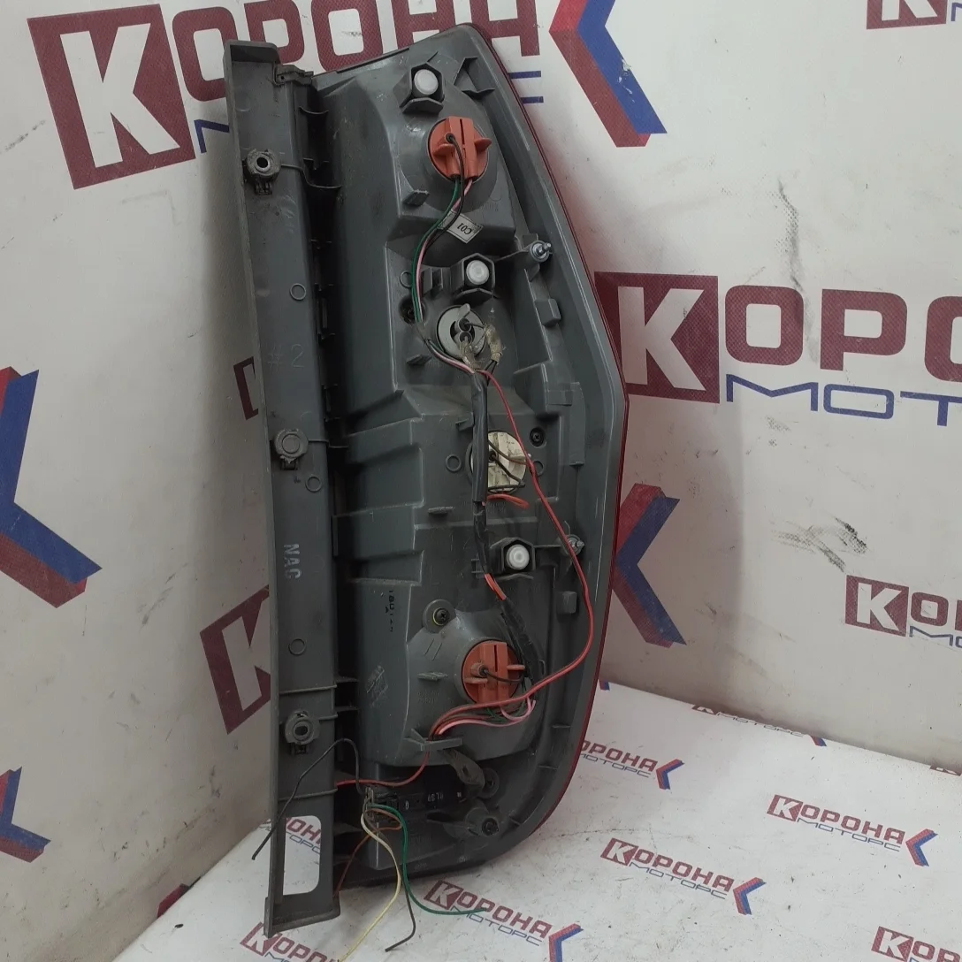 Фонарь задний левый Б/У Б/У2 мелкая царапина