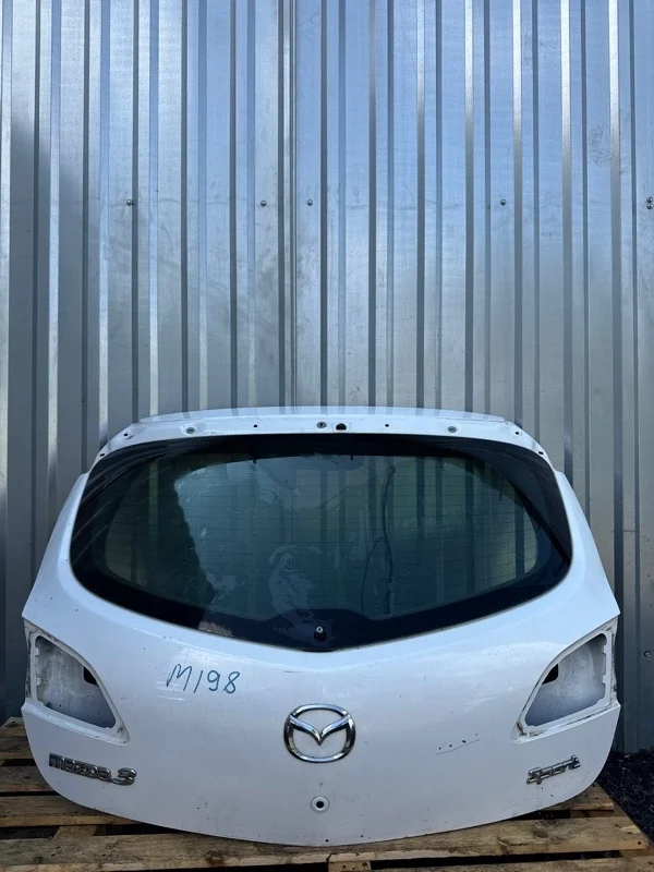 Дверь багажника со стеклом Mazda 3 2009-2013 BL