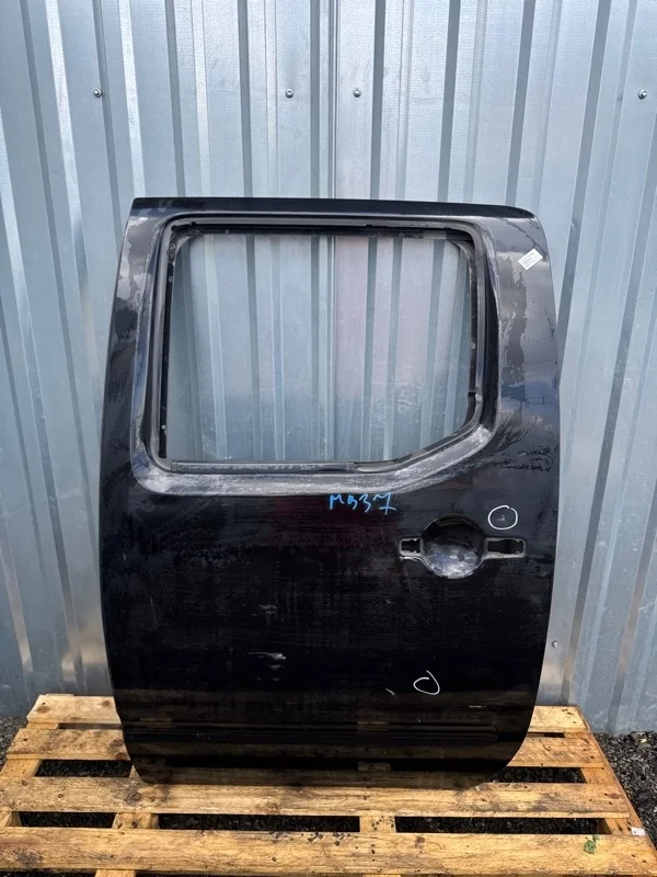 Дверь боковая Nissan Navara 2005-2015 D40