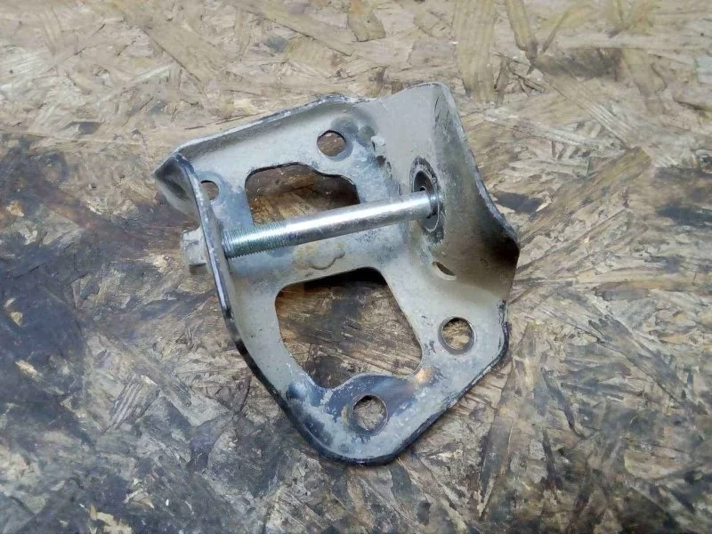 Кронштейн балки Chevrolet Aveo 2003-2008 T200