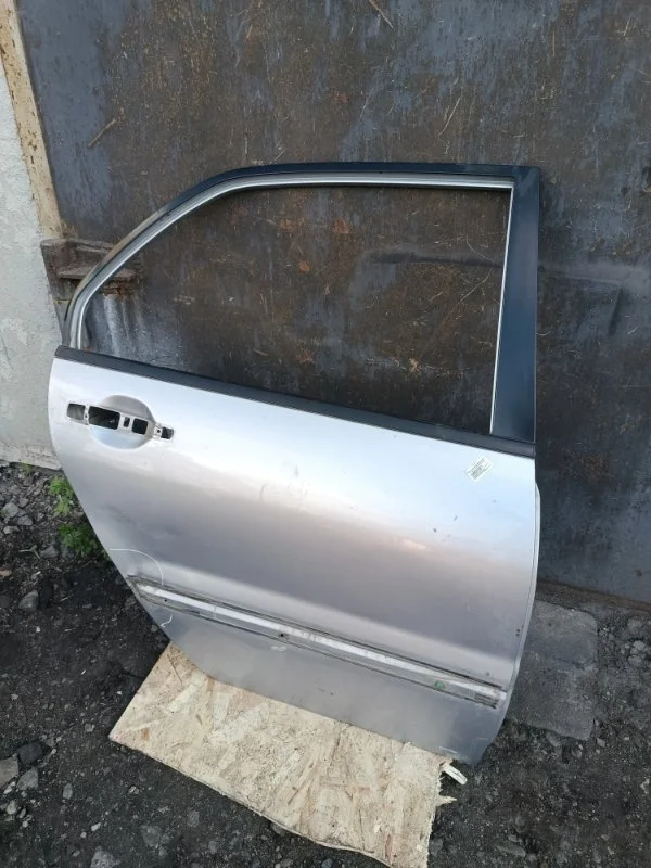 Дверь Mitsubishi Lancer 9 2003-2008