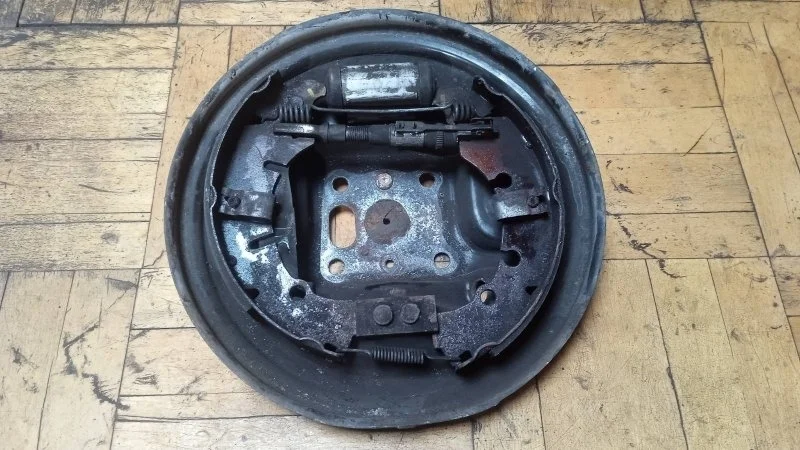 Щит опорный Ford Fusion 2002-2012