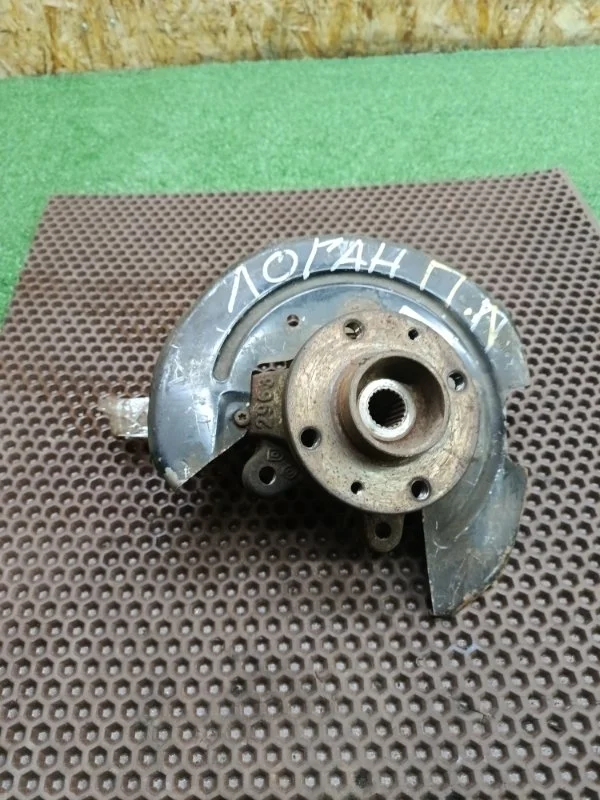 Кулак поворотный Renault Logan 2006