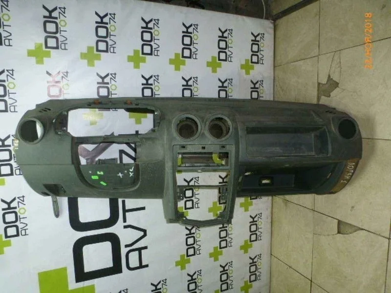 Торпедо Renault Logan 2008