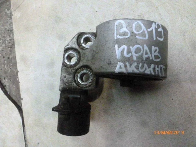 Опора двигателя Hyundai Accent 2 2000-2012