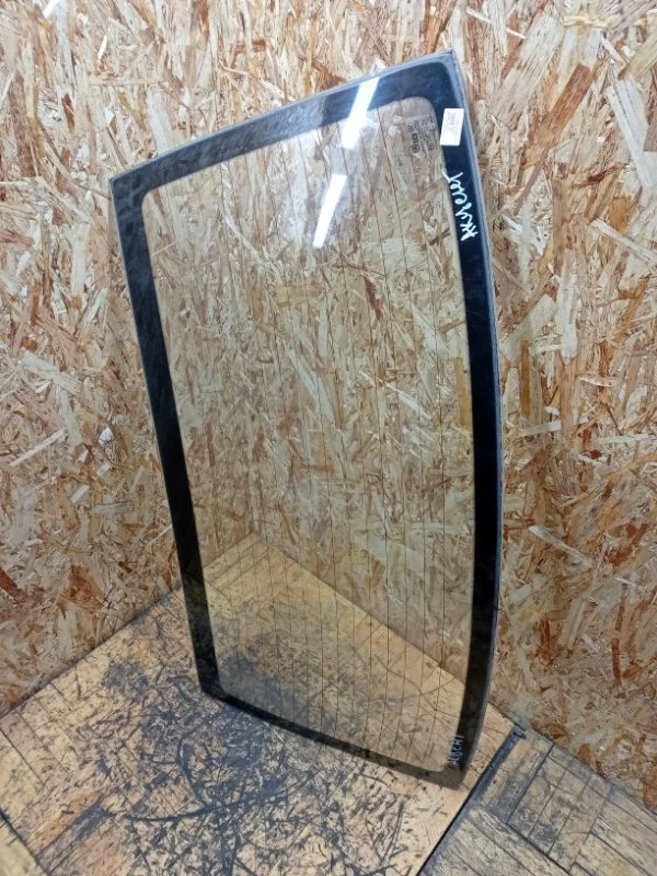 Стекло заднее Hyundai Accent 2 2000-2012