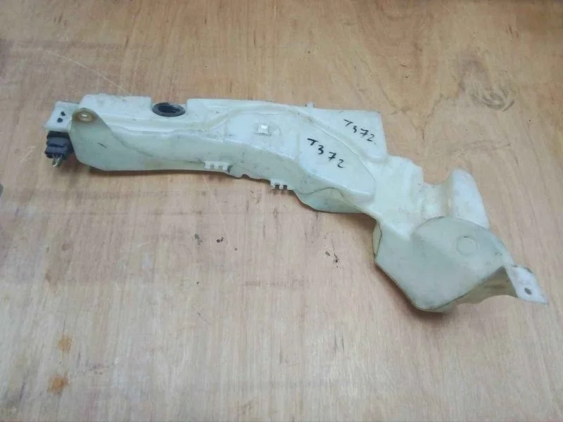 Бачок омывателя Ford Focus 2005-2008