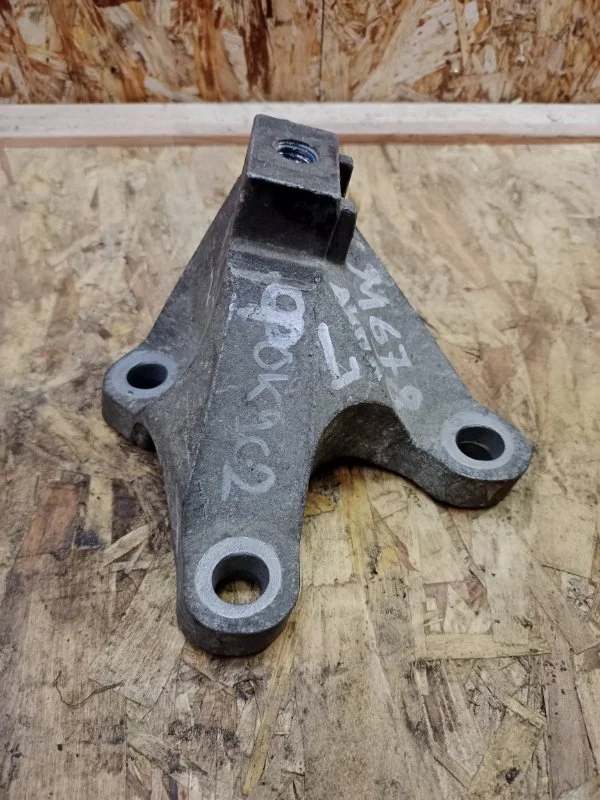 Кронштейн кпп Ford Focus 2005-2008