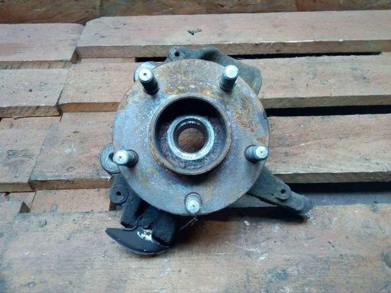 Кулак поворотный Ford Focus 2005-2008