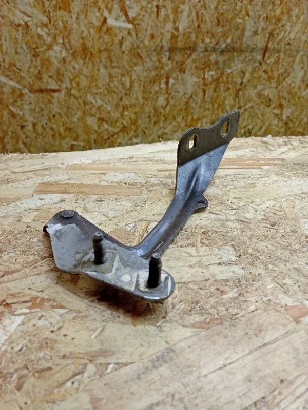 Петля капота Ford Focus 2005-2008