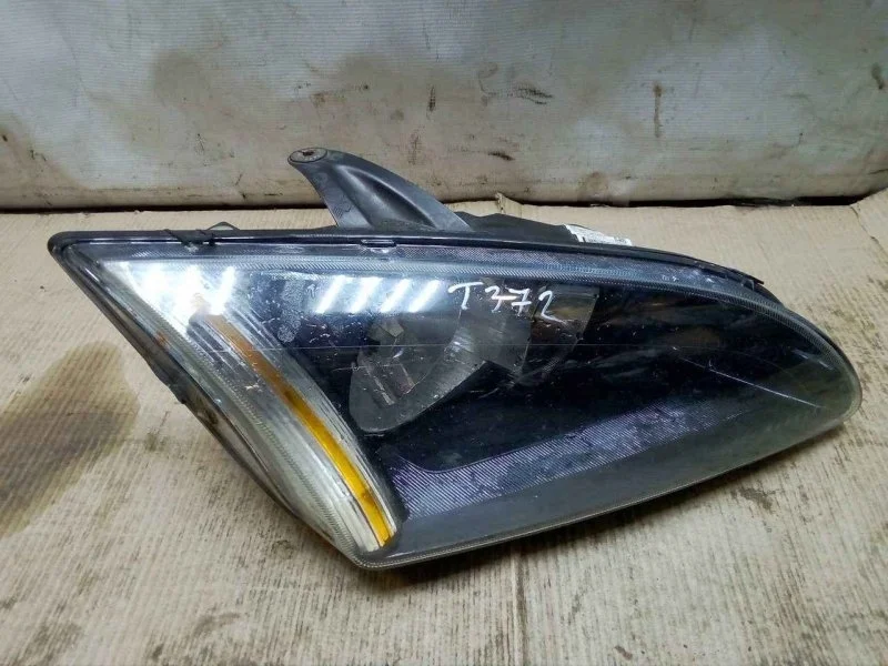Фара Ford Focus 2005-2008