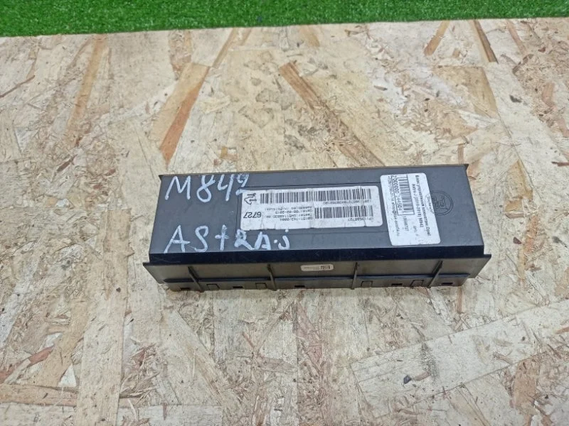 Блок управления климат-контролем Opel Astra 2010-2018 J