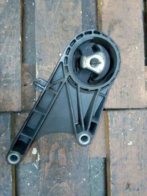 Опора двигателя Opel Astra 2010-2018 J