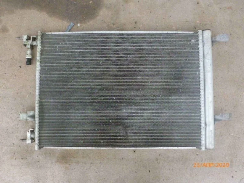 Радиатор кондиционера Opel Astra 2011 J