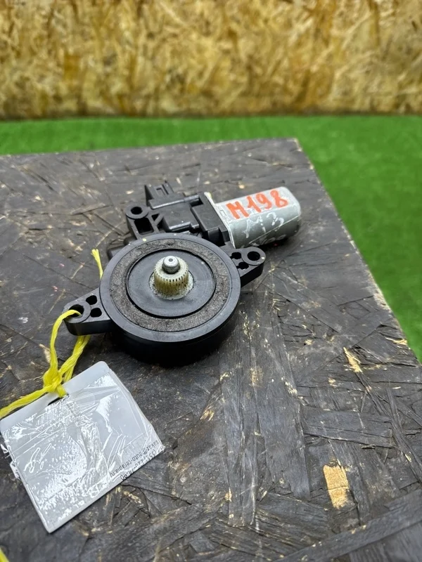 Моторчик стеклоподъемника Mazda 3 2009-2013 BL