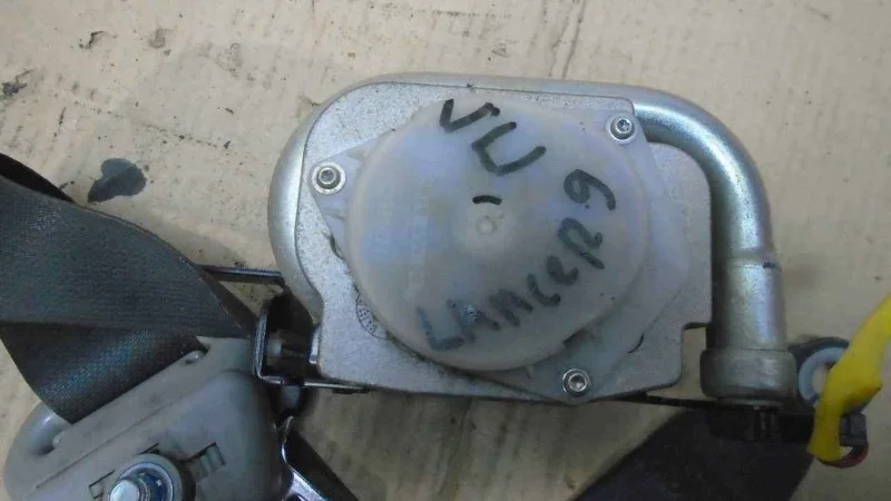 Ремень безопасности Mitsubishi Lancer 9 2003-2008