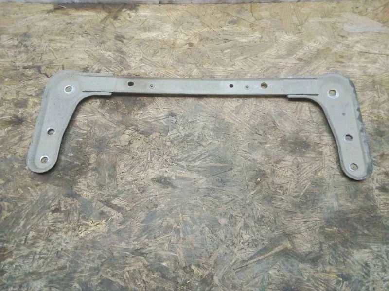 Балка поперечная Renault Megane 2 2003-2009