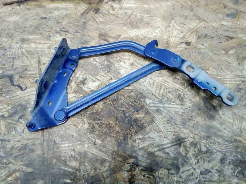 Петля багажника Renault Megane 2003-2009