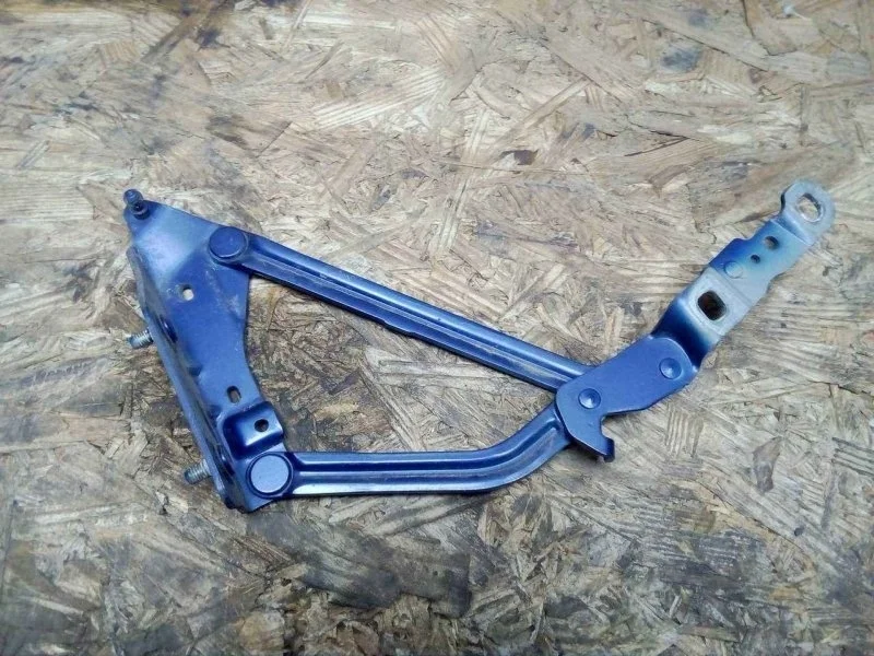 Петля багажника Renault Megane 2003-2009