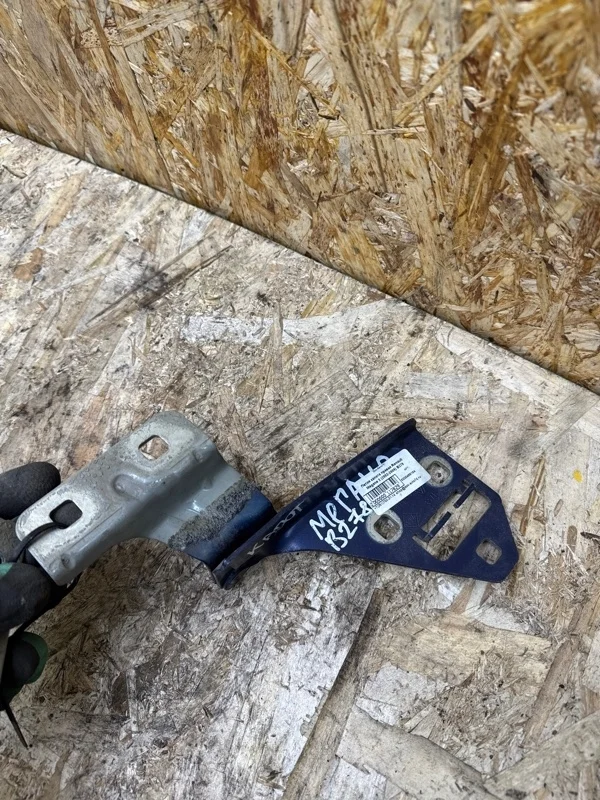 Петля капота Renault Megane 2003-2009