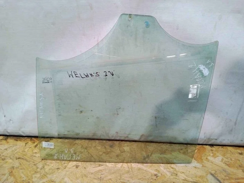 Стекло двери Renault Megane 2 2003-2009