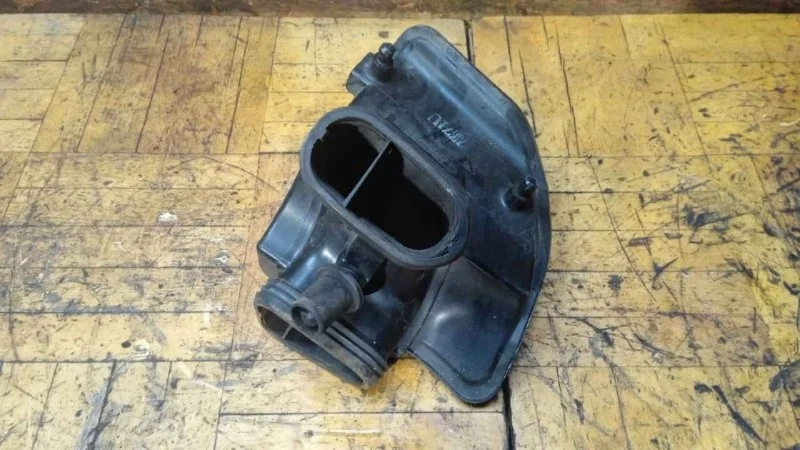 Резонатор воздушного фильтра Chevrolet Orlando 2011-2015