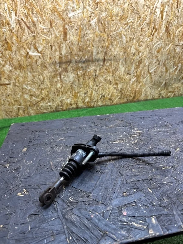 Цилиндр сцепления главный Opel Astra 2004-2015 H