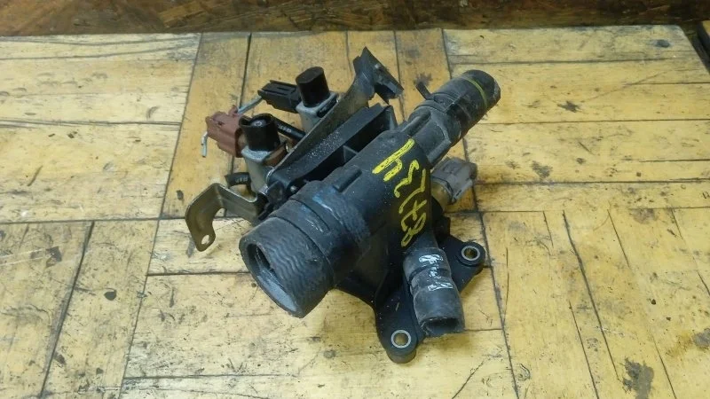 Фланец двигателя системы охлаждения Mazda 6 2007-2012 GH