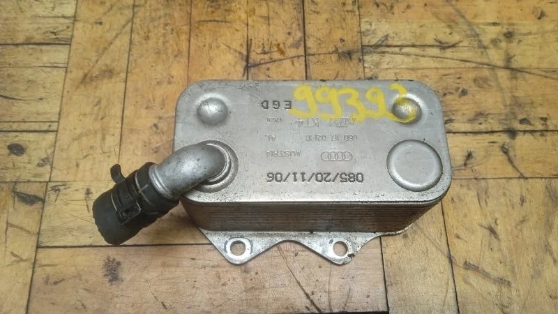 Радиатор масляный Audi A4 2005-2007 B7