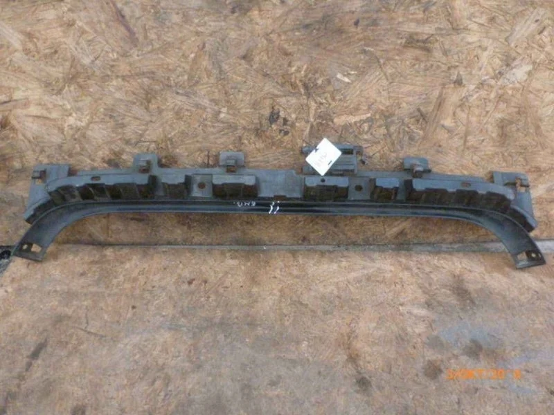 Направляющая бампера BMW 3 2005-2011 E90