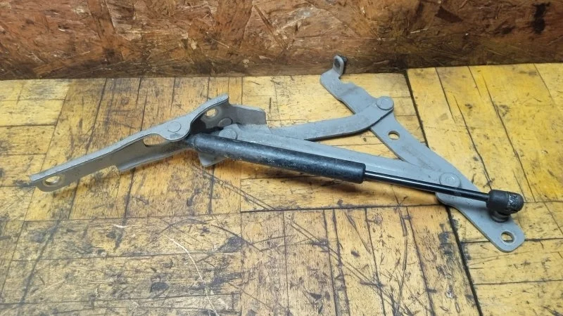 Петля крышки багажника Hyundai Sonata 2005-2010 V (NF)